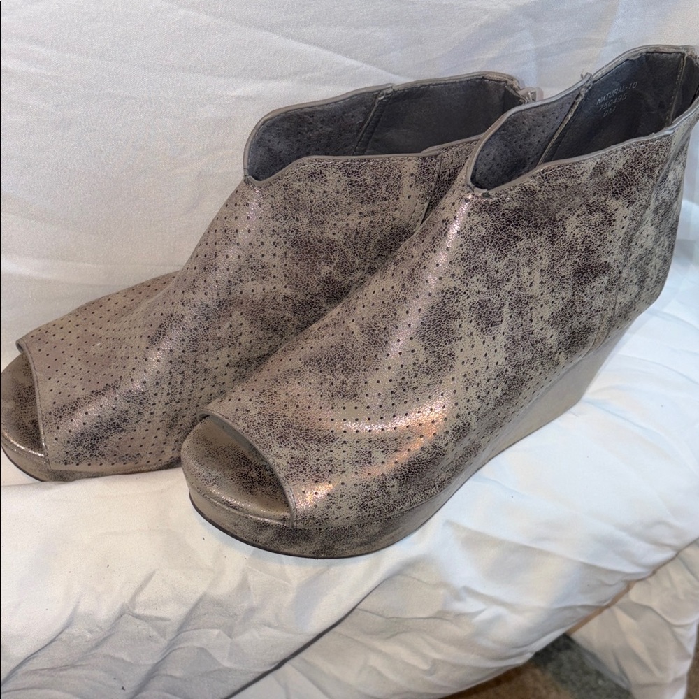 Pierre Dumas Metallic Gray Peep-Toe Wedges